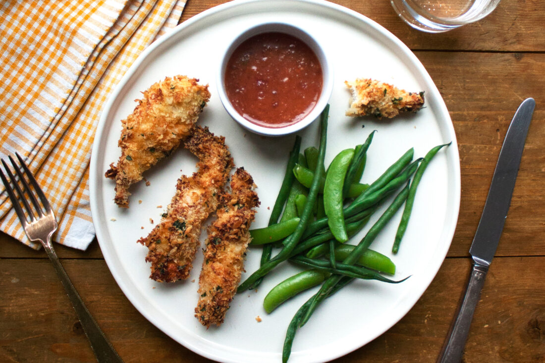 Food for Thought: Snack like a pro on Super Bowl Sunday with Panko-crusted chicken strips and game-changing sauce